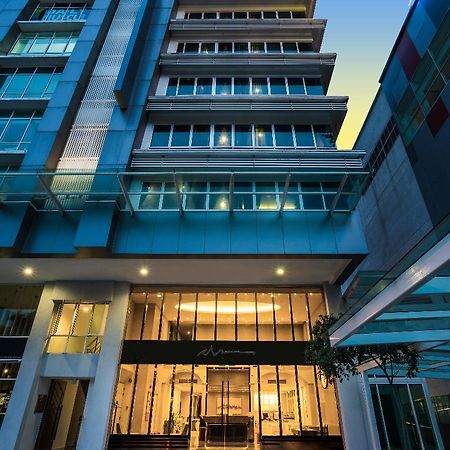 Manhattan Business Hotel Ttdi Kuala Lumpur Exterior photo